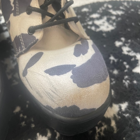 Cow print heeled boots - Picture 4 of 5